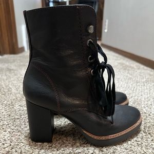 Naturalizer Lace Up Booties size 7